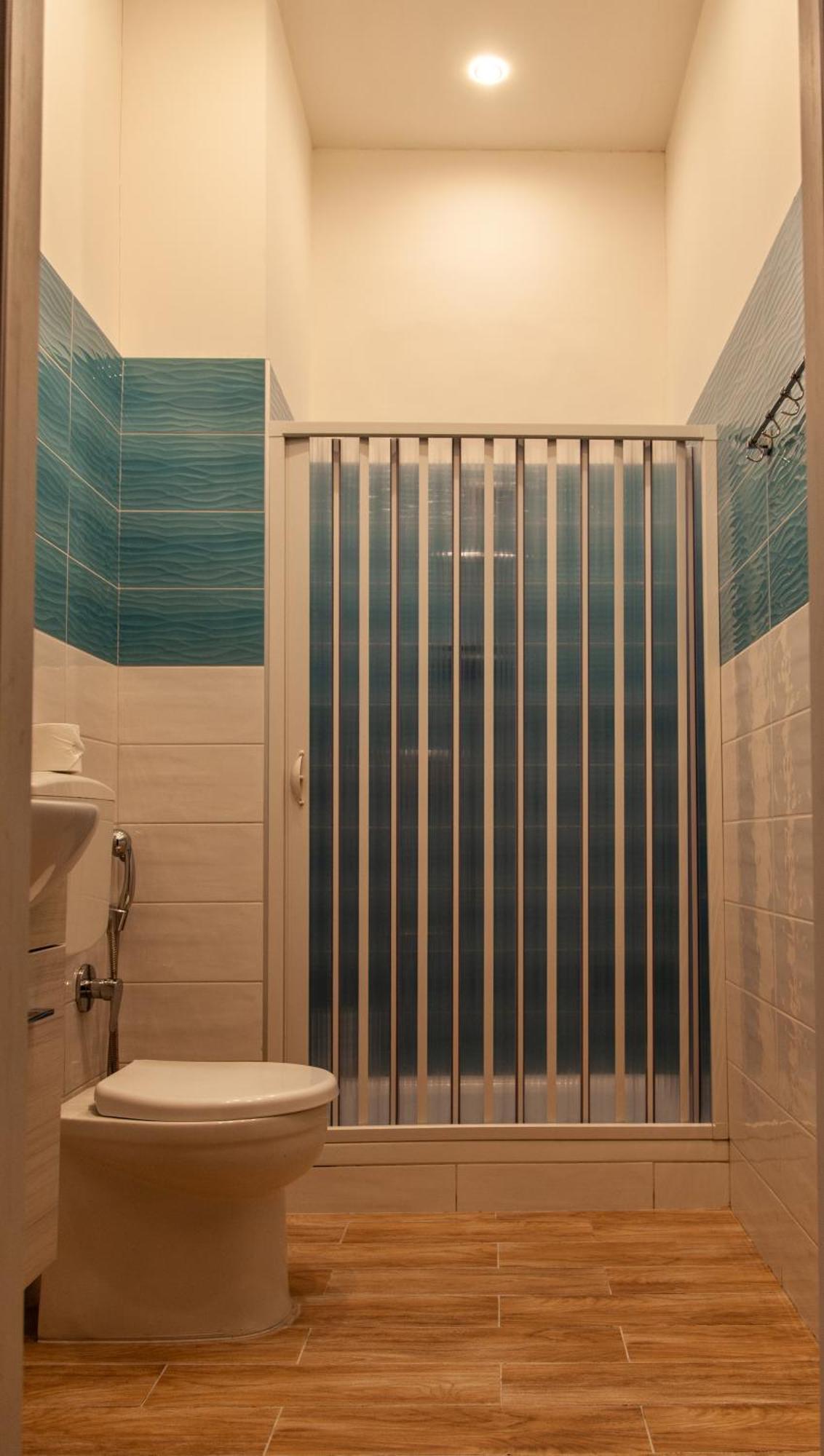 Airport Luxury Rooms نابولي الغرفة الصورة