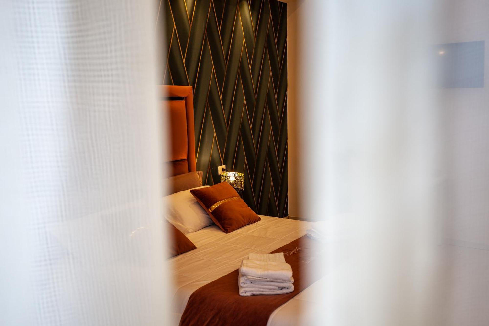 Airport Luxury Rooms نابولي المظهر الخارجي الصورة