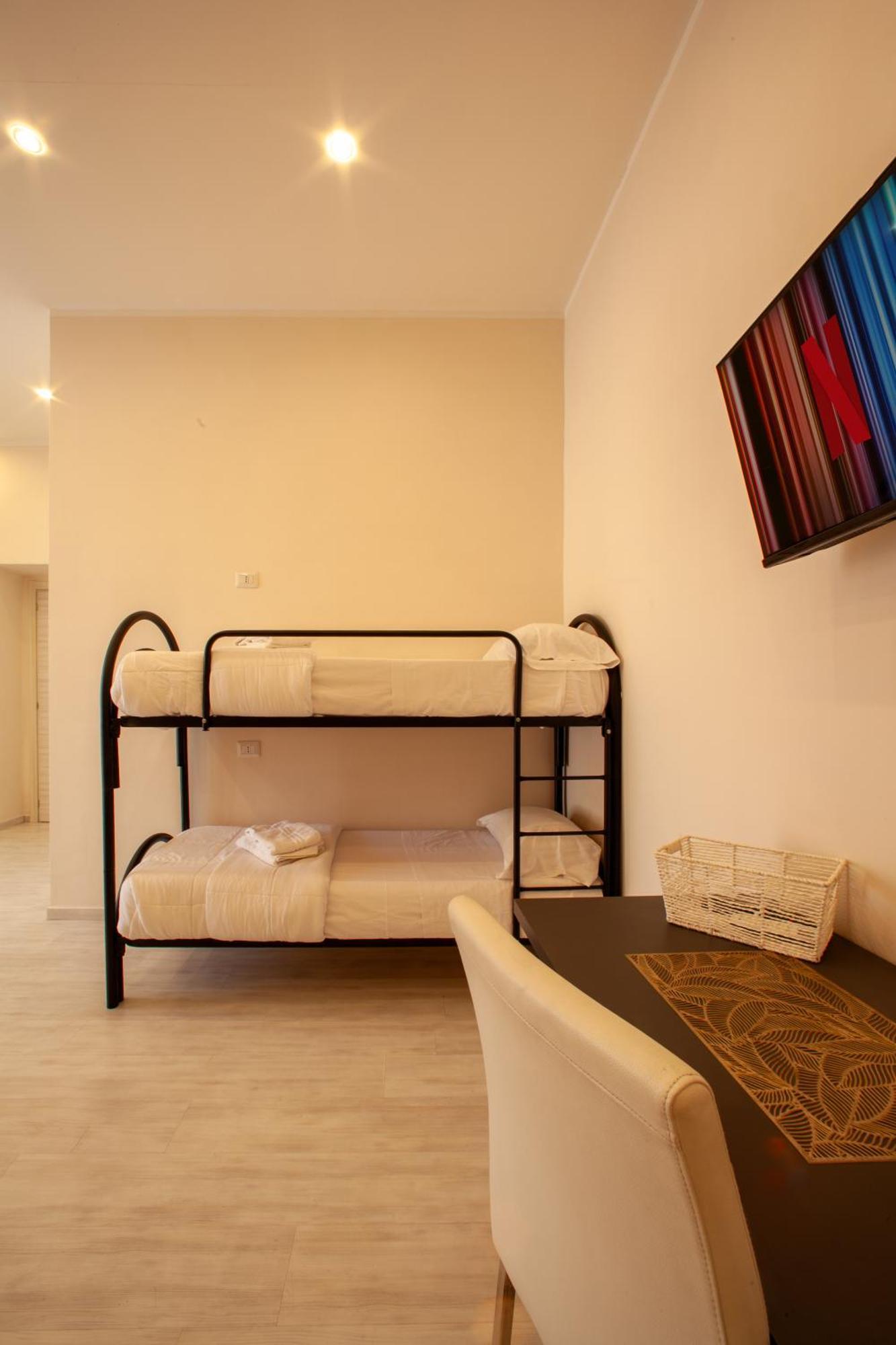 Airport Luxury Rooms نابولي المظهر الخارجي الصورة